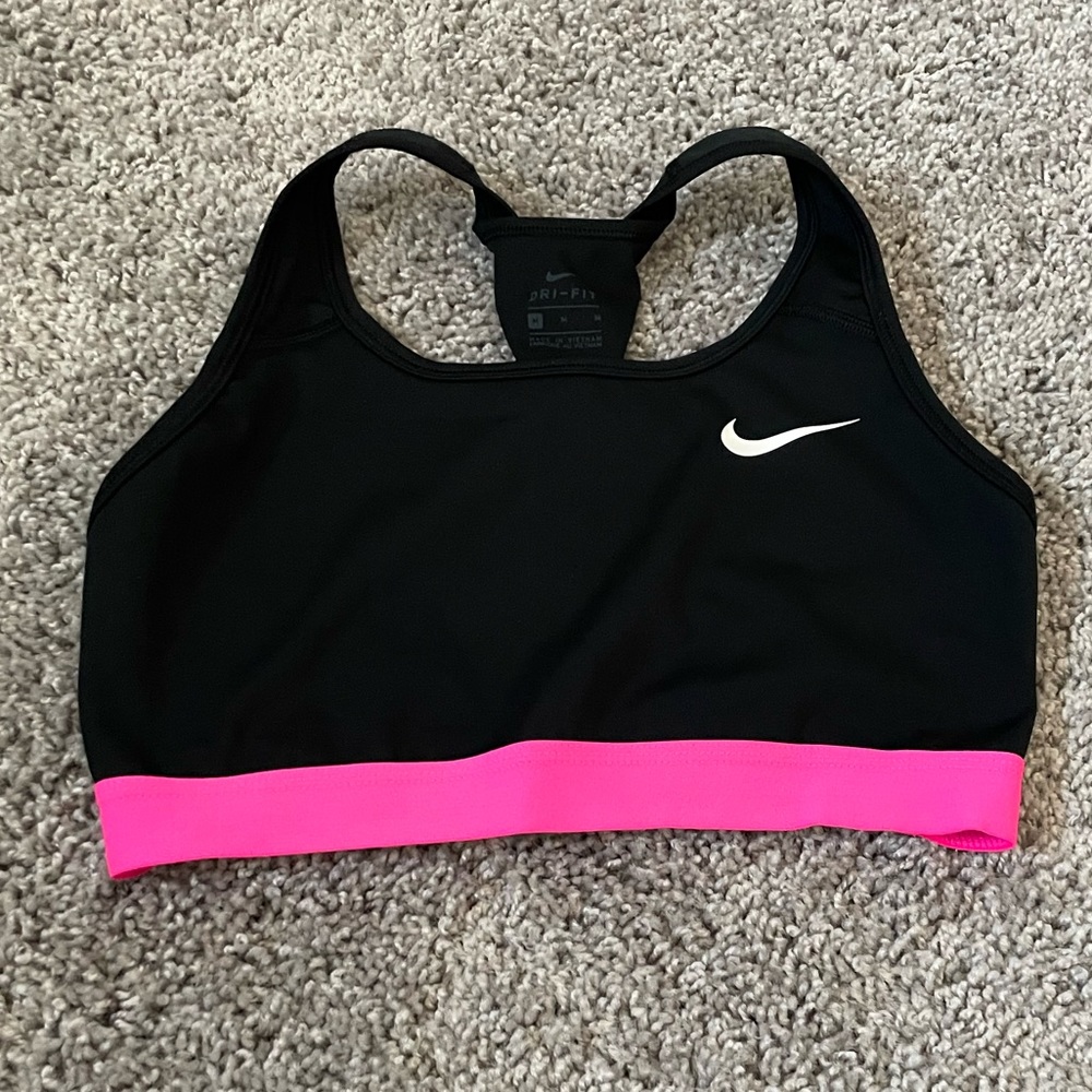 Nike Swoosh sports bra, medium support